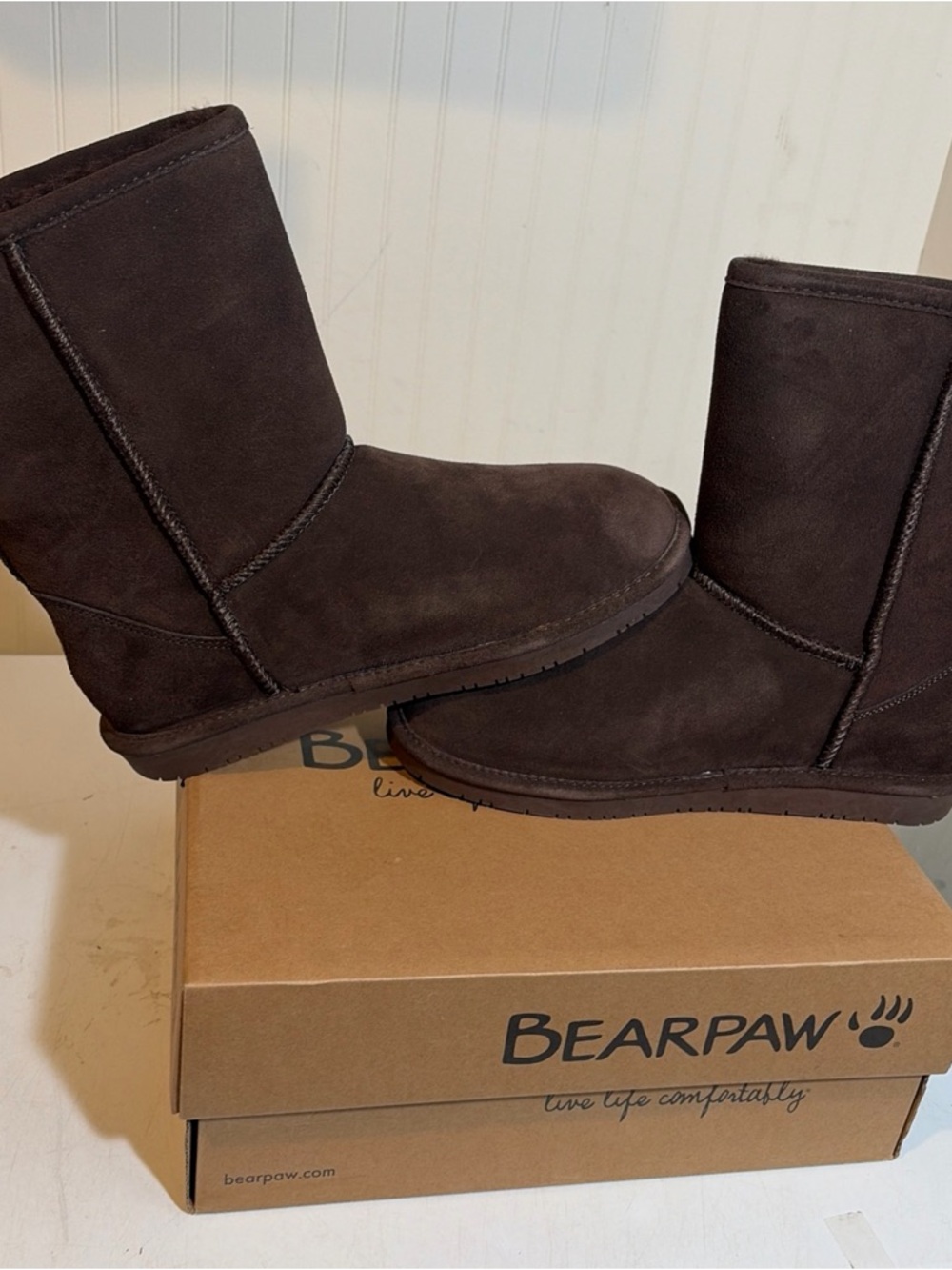 BearPaw Women's Emma Short chocolate 608W BNIB!! - Picture 5 of 9